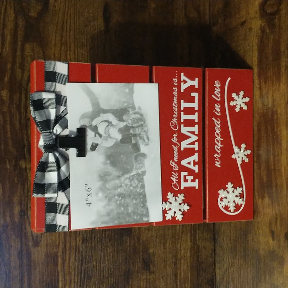 🎁 Young's Family Christmas Photo Block